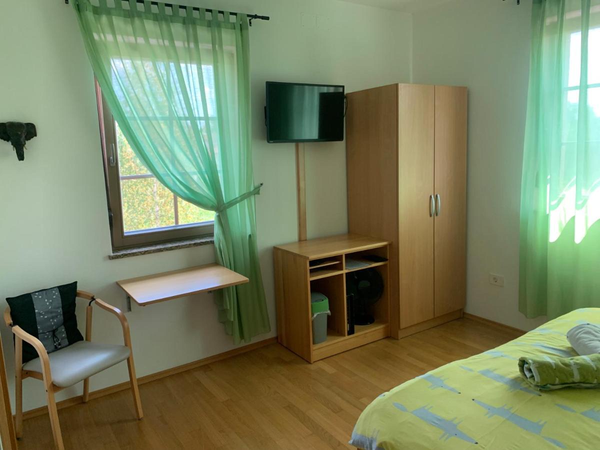 Lipizzaner Lodge Guest House Postojna Exterior foto