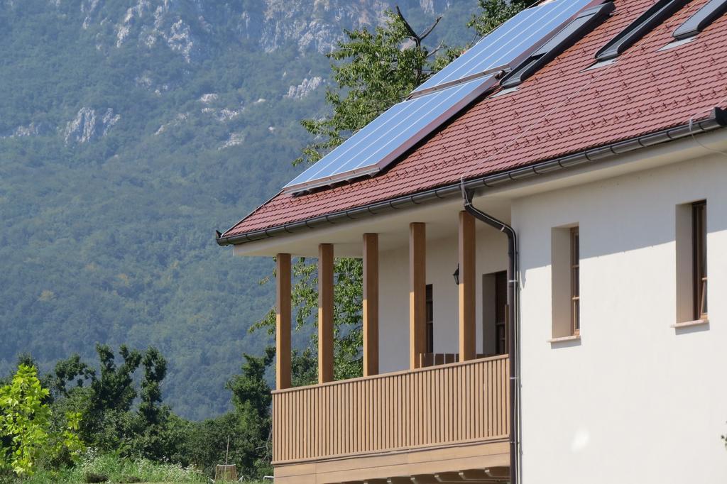 Lipizzaner Lodge Guest House Postojna Exterior foto