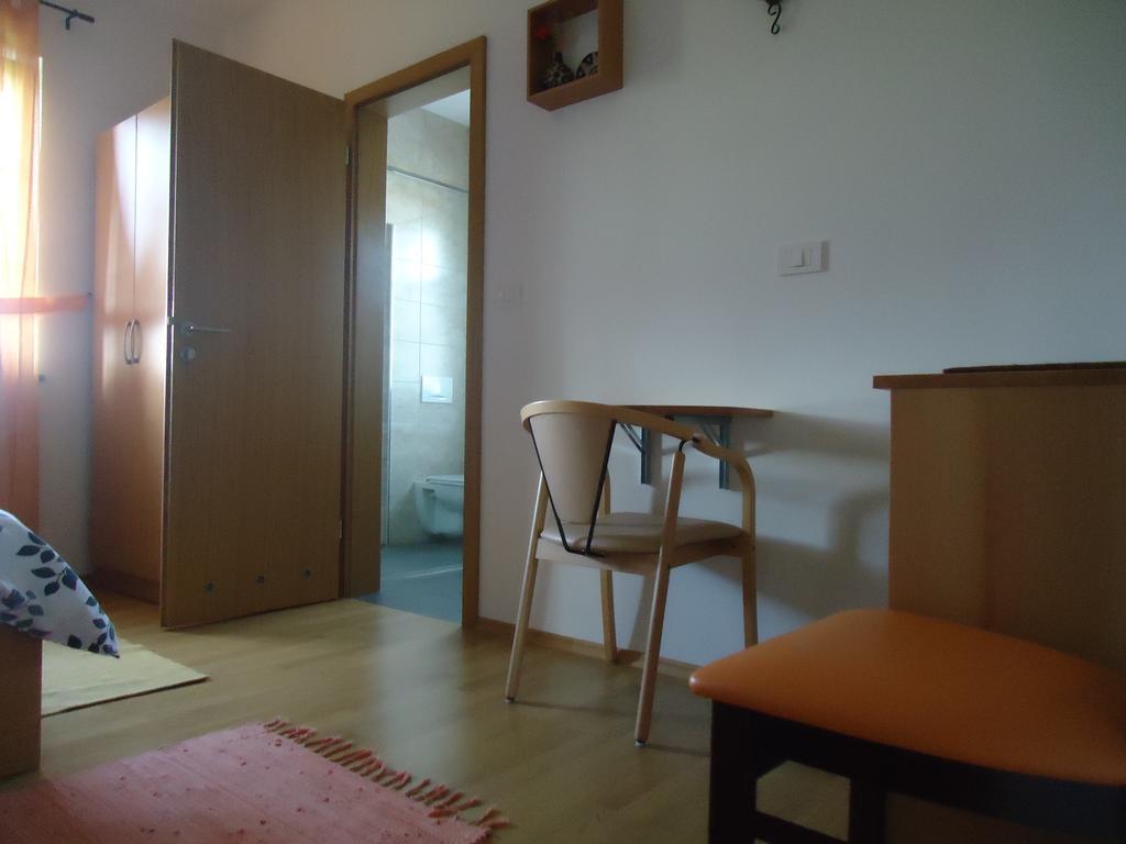 Lipizzaner Lodge Guest House Postojna Exterior foto